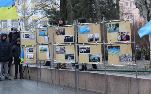 В Николаеве прошёл массовый митинг «Крым - это Украина» Фото № 17 В Николаеве прошёл массовый митинг «Крым - это Украина» Фото № 17