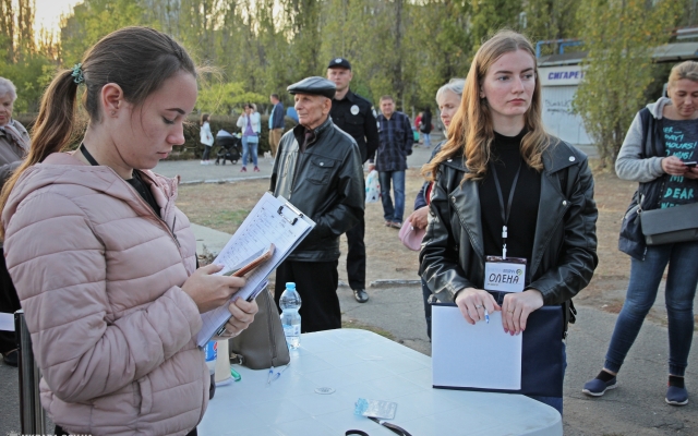 Мэр Николаева Александр Сенкевич провел очередную встречу с жителями города в рамках ежегодного отчета Фото № 18 Мэр Николаева Александр Сенкевич провел очередную встречу с жителями города в рамках ежегодного отчета Фото № 18