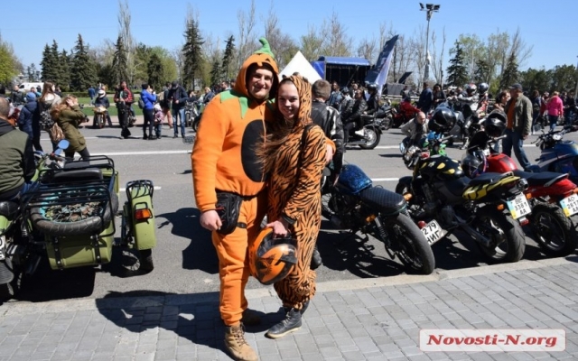 В Николаеве открылся мотосезон-2019 Фото № 3 В Николаеве открылся мотосезон-2019 Фото № 3