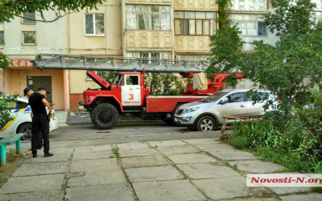На Лазурной в одном из многоэтажных жилых домов загорелся мусоропровод Фото № 4 На Лазурной в одном из многоэтажных жилых домов загорелся мусоропровод Фото № 4