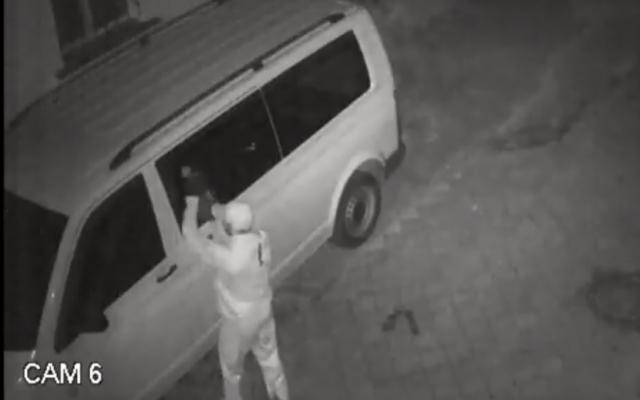 На Фалеевской улице в Николаеве ночью подожгли автомобиль Фото № 0 На Фалеевской улице в Николаеве ночью подожгли автомобиль Фото № 0