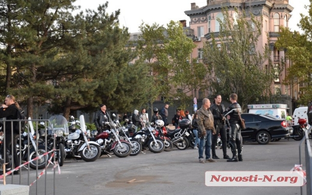 В Международный день памяти погибших мотоциклистов николаевские байкеры почтили память своих друзей Фото № 2 В Международный день памяти погибших мотоциклистов николаевские байкеры почтили память своих друзей Фото № 2