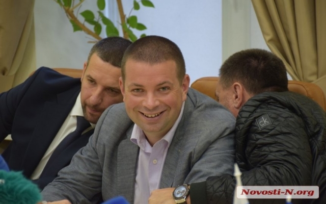 Депутат Николаевского городского совета Евгений Рымарь «не признал» главу облгосадминистрации Александра Стадника Фото № 2 Депутат Николаевского городского совета Евгений Рымарь «не признал» главу облгосадминистрации Александра Стадника Фото № 2