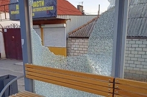 В Николаеве вандалы разбили новую остановку Фото № 0 В Николаеве вандалы разбили новую остановку Фото № 0
