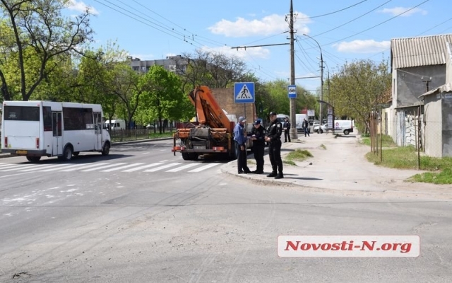 На Центральном проспекте грузовой автомобиль растерял газобетонные блоки Фото № 4 На Центральном проспекте грузовой автомобиль растерял газобетонные блоки Фото № 4