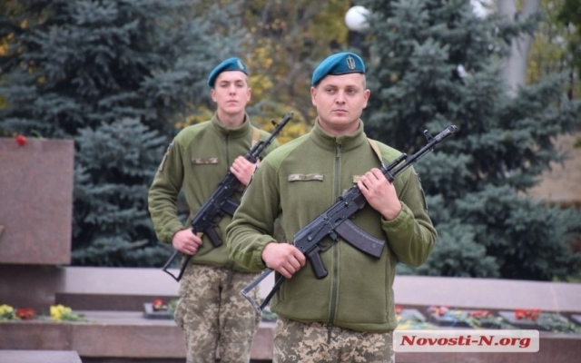 В Николаеве отметили 75-ю годовщину со Дня освобождения Украины от немецко-фашистских захватчиков Фото № 8 В Николаеве отметили 75-ю годовщину со Дня освобождения Украины от немецко-фашистских захватчиков Фото № 8