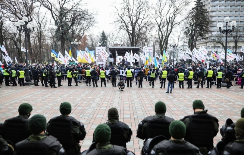 Под стенами Верховной рады проходит акция протеста предпринимателей Фото № 4 Под стенами Верховной рады проходит акция протеста предпринимателей Фото № 4