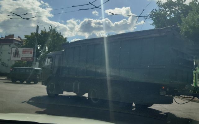 На Пушкинском кольце пробка, - поломался большегруз Фото № 0 На Пушкинском кольце пробка, - поломался большегруз Фото № 0