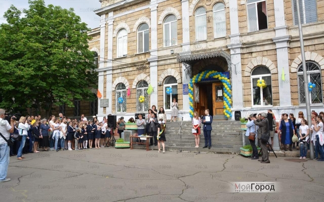 В николаевских школах прозвенел последний звонок Фото № 0 В николаевских школах прозвенел последний звонок Фото № 0