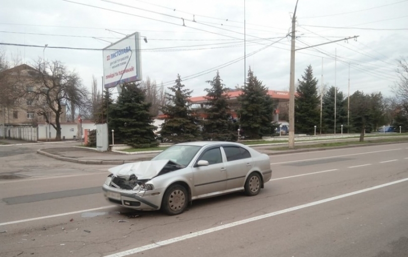 В Николаеве столкнулись Skoda Octavia и Mercedes-Benz GLC 300 Фото № 3 В Николаеве столкнулись Skoda Octavia и Mercedes-Benz GLC 300 Фото № 3