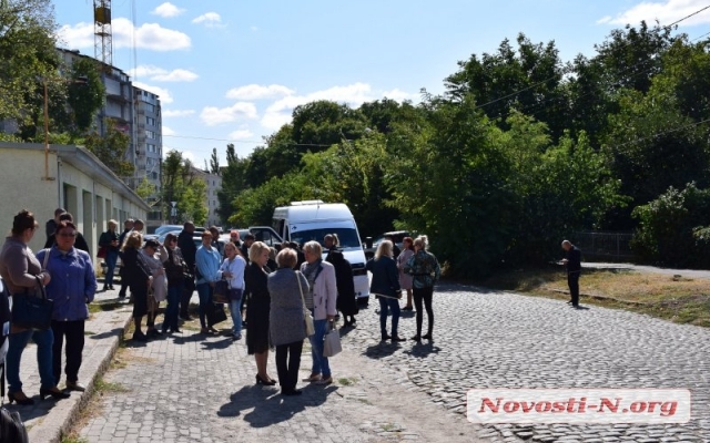 В Николаеве провели в последний путь расстрелянных на газовой заправке Фото № 2 В Николаеве провели в последний путь расстрелянных на газовой заправке Фото № 2