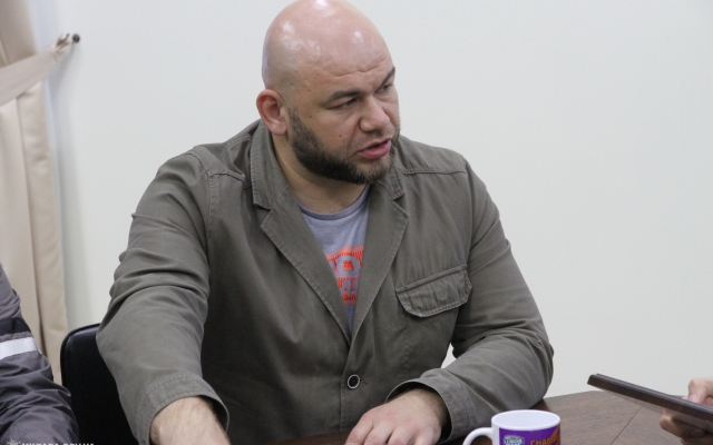 Мэр Николаева Александр Сенкевич встретился с представителями клуба американского футбола «Николаевские Викинги» Фото № 3 Мэр Николаева Александр Сенкевич встретился с представителями клуба американского футбола «Николаевские Викинги» Фото № 3
