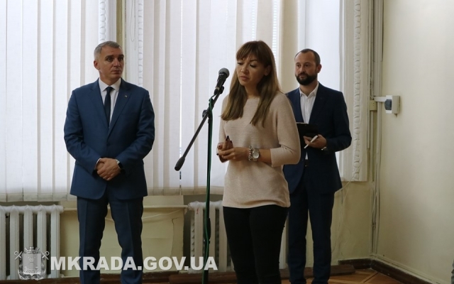 В музее им. В.Верещагина проходит выставка картин «Аэропорт», посвященная памяти мужественных героев Фото № 5 В музее им. В.Верещагина проходит выставка картин «Аэропорт», посвященная памяти мужественных героев Фото № 5