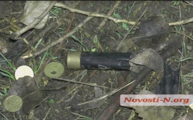 На большой скорости автомобиль врезался в столб, пьяный водитель с места аварии скрылся Фото № 9 На большой скорости автомобиль врезался в столб, пьяный водитель с места аварии скрылся Фото № 9
