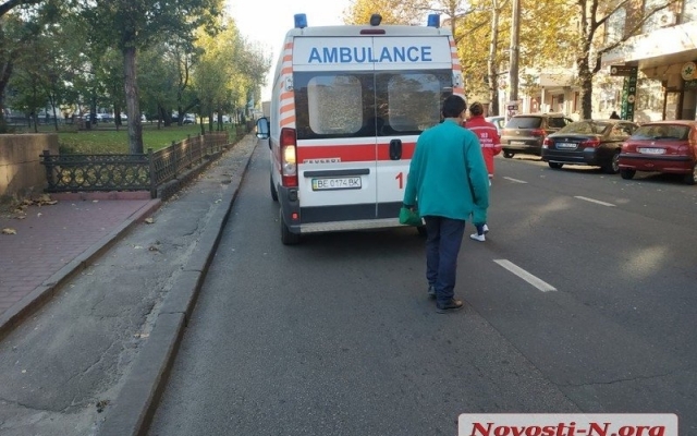 На Центральном проспекте столкнулись две машины, есть пострадавшие Фото № 2 На Центральном проспекте столкнулись две машины, есть пострадавшие Фото № 2