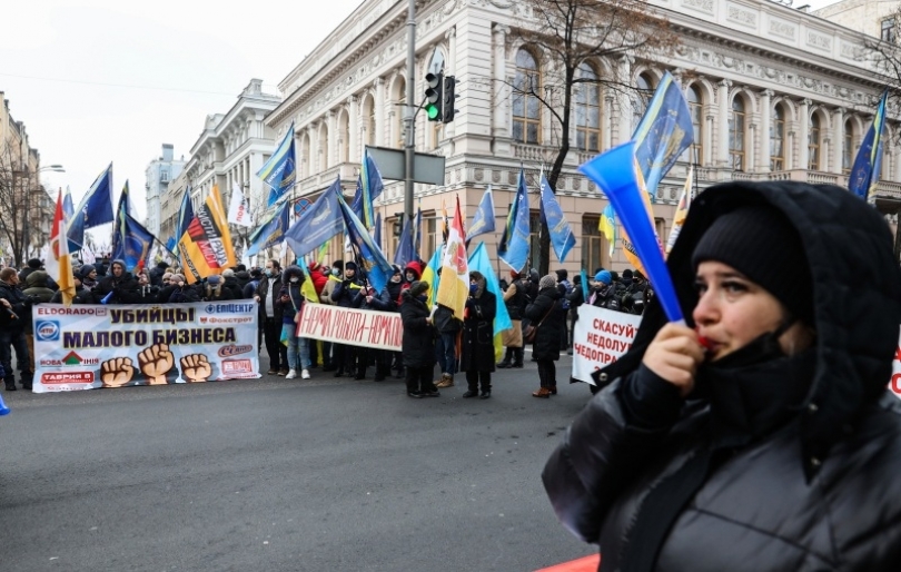 Под стенами Верховной рады проходит акция протеста предпринимателей Фото № 3 Под стенами Верховной рады проходит акция протеста предпринимателей Фото № 3