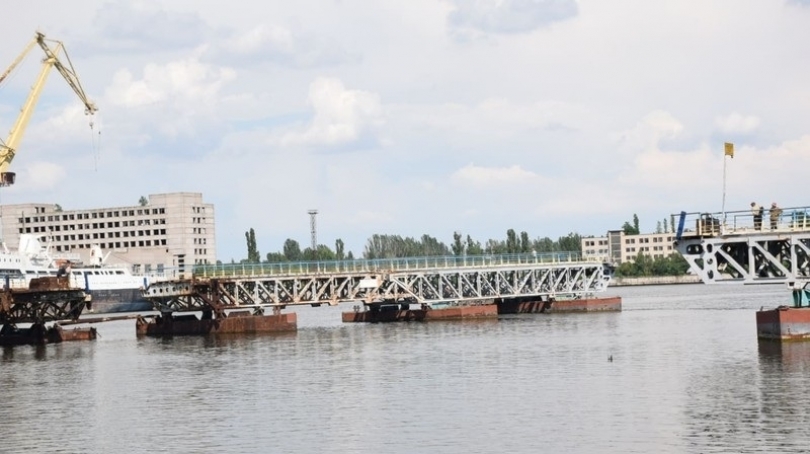 В пятницу Николаев разведет мосты для вывода десантного корабля Фото № 3 В пятницу Николаев разведет мосты для вывода десантного корабля Фото № 3