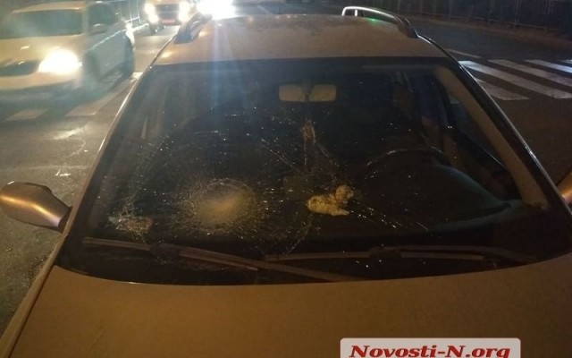 На Богоявленском проспекте автомобиль на пешеходном переходе сбил пожилого пешехода Фото № 1 На Богоявленском проспекте автомобиль на пешеходном переходе сбил пожилого пешехода Фото № 1
