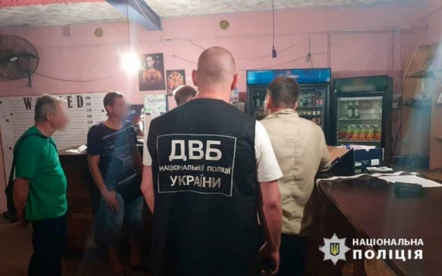 800 долларов за безосновательно отобранный автомобиль вымогал младший лейтенант Фото № 0 800 долларов за безосновательно отобранный автомобиль вымогал младший лейтенант Фото № 0