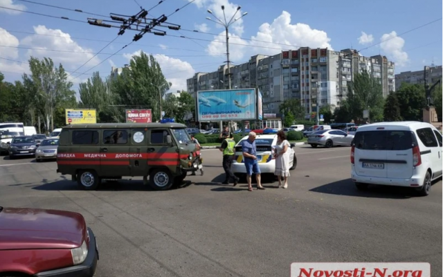 В Николаеве в ДТП попала «скорая», перевозившая тяжелобольную пациентку (видео) Фото № 0 В Николаеве в ДТП попала «скорая», перевозившая тяжелобольную пациентку (видео) Фото № 0