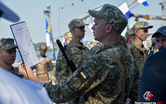 В Николаеве 237 новобранцев приняли военную присягу Фото № 12 В Николаеве 237 новобранцев приняли военную присягу Фото № 12