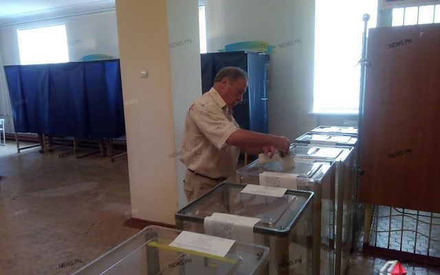 В Первомайском районе мужчина порвал бюллетень и бросил его в ящик, полиция проводит проверку Фото № 3 В Первомайском районе мужчина порвал бюллетень и бросил его в ящик, полиция проводит проверку Фото № 3