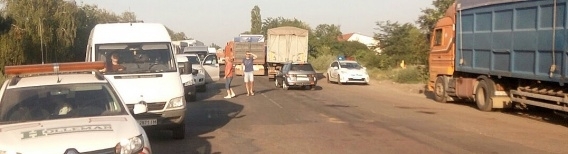 Другим авто на дороге места нет - фуры перекрыли въезды в Николаев со всех сторон (Видео) Фото № 0 Другим авто на дороге места нет - фуры перекрыли въезды в Николаев со всех сторон (Видео) Фото № 0