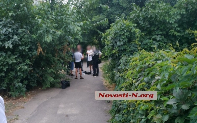 Сотрудники СБУ задержали двоих торговцев наркотиками с крупной суммой денег Фото № 5 Сотрудники СБУ задержали двоих торговцев наркотиками с крупной суммой денег Фото № 5
