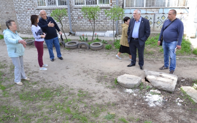 Депутат Николаевского горсовета Вячеслав Карцев призвал своих коллег возродить программу «Николаевский двор» Фото № 8 Депутат Николаевского горсовета Вячеслав Карцев призвал своих коллег возродить программу «Николаевский двор» Фото № 8