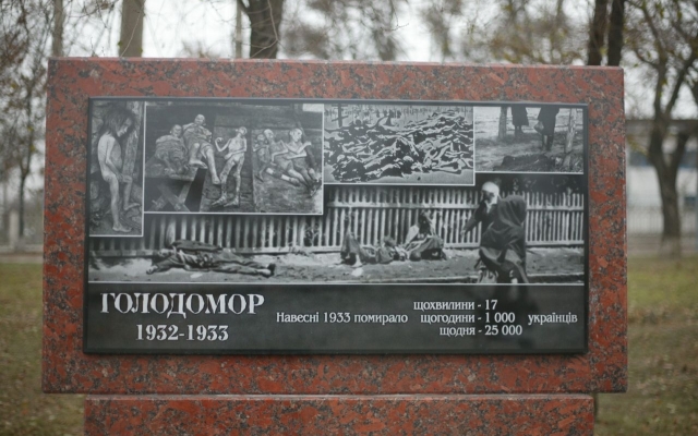 Памяти миллионов погибших: возле Кургана Памяти состоялся скорбный митинг и молебен Фото № 2 Памяти миллионов погибших: возле Кургана Памяти состоялся скорбный митинг и молебен Фото № 2