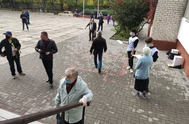 В Корабельном районе зафиксировали подвоз избирателей Фото № 0 В Корабельном районе зафиксировали подвоз избирателей Фото № 0