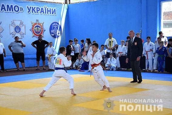В Николаевской области проходит Всеукраинский турнир по дзюдо «Память», посвященный погибшим правоохранителям и воинам АТО Фото № 9 В Николаевской области проходит Всеукраинский турнир по дзюдо «Память», посвященный погибшим правоохранителям и воинам АТО Фото № 9