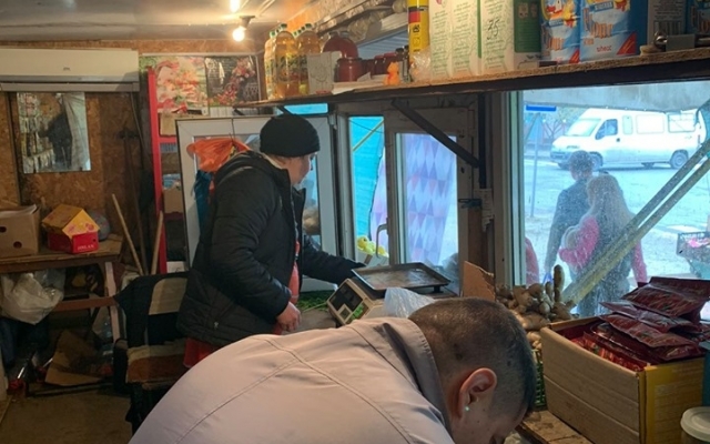 В Ингульском районе провели рейд по ликвидации несанкционированной торговли в неустановленных местах Фото № 0 В Ингульском районе провели рейд по ликвидации несанкционированной торговли в неустановленных местах Фото № 0