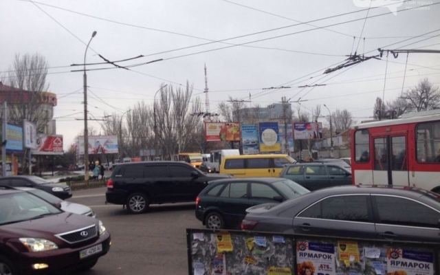 В результате ДТП на Пушкинском кольце образовалась пробка Фото № 0 В результате ДТП на Пушкинском кольце образовалась пробка Фото № 0