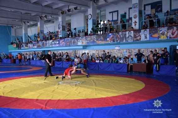 В Николаеве прошел Чемпионат Украины по вольной борьбе среди школьников Фото № 12 В Николаеве прошел Чемпионат Украины по вольной борьбе среди школьников Фото № 12