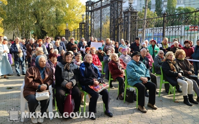 Мэр Николаева Александр Сенкевич встретился с жителями микрорайонов, прилегающих к Народному саду Фото № 16 Мэр Николаева Александр Сенкевич встретился с жителями микрорайонов, прилегающих к Народному саду Фото № 16