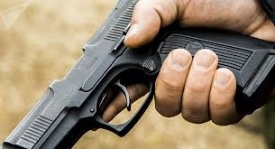 В Николаеве муж в ходе ссоры выстрелил жене в голову: подстрадавшая в тяжелом состоянии Фото № 0 В Николаеве муж в ходе ссоры выстрелил жене в голову: подстрадавшая в тяжелом состоянии Фото № 0
