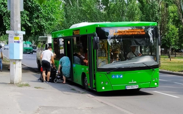 Вечером в Николаеве невозможно добраться домой, - мало автобусов на маршруте Фото № 0 Вечером в Николаеве невозможно добраться домой, - мало автобусов на маршруте Фото № 0