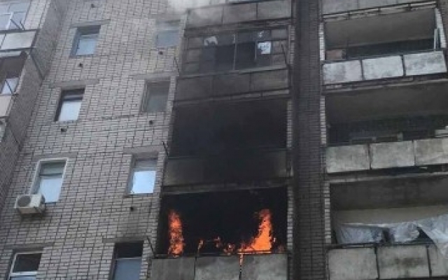 В Николаевской многоэажке загорелся балкон Фото № 0 В Николаевской многоэажке загорелся балкон Фото № 0