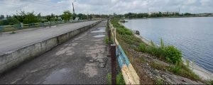 На Николаевщине протестуют против движения грузовиков через аварийную плотину Фото № 3 На Николаевщине протестуют против движения грузовиков через аварийную плотину Фото № 3