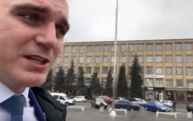 Шарий и Сенкевич передают друг другу приветы: блогер записал очередное видео о Николаеве Фото № 0 Шарий и Сенкевич передают друг другу приветы: блогер записал очередное видео о Николаеве Фото № 0
