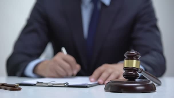 Обвиняемого в избиении и ограблении мужчины отправили за решетку на семь лет Фото № 0 Обвиняемого в избиении и ограблении мужчины отправили за решетку на семь лет Фото № 0
