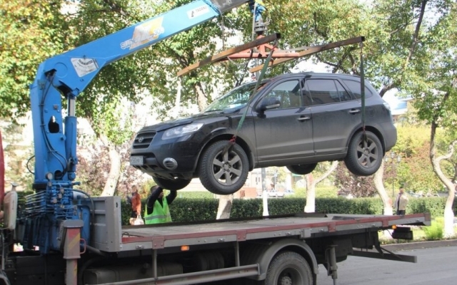 В Николаеве начнут эвакуировать припаркованные с нарушениями автомобили Фото № 0 В Николаеве начнут эвакуировать припаркованные с нарушениями автомобили Фото № 0