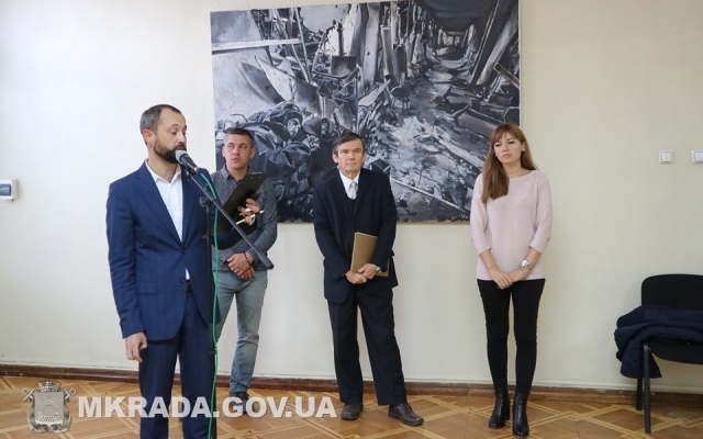 В музее им. В.Верещагина проходит выставка картин «Аэропорт», посвященная памяти мужественных героев Фото № 15 В музее им. В.Верещагина проходит выставка картин «Аэропорт», посвященная памяти мужественных героев Фото № 15
