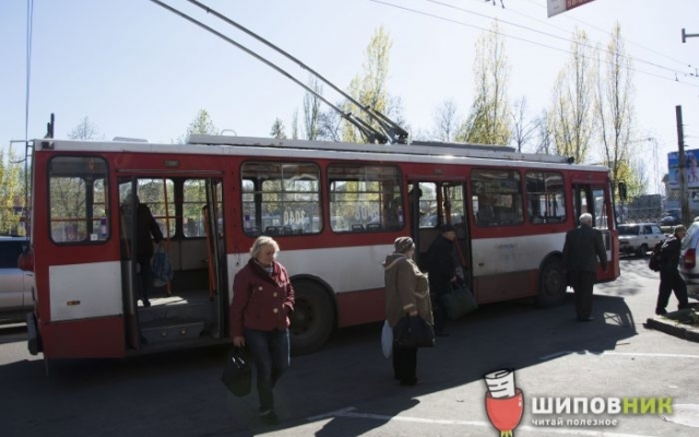 В Николаеве затруднено движение по Центральному проспекту в результате ДТП Фото № 1 В Николаеве затруднено движение по Центральному проспекту в результате ДТП Фото № 1