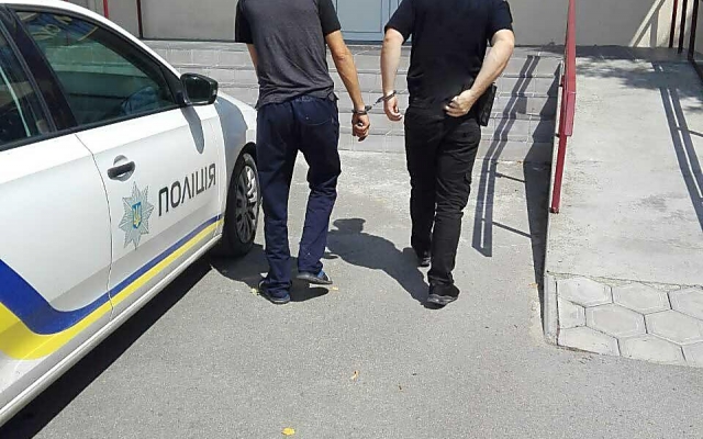 В Вознесенском районе ранее судимый мужчина снова совершил разбойное нападение на пенсионера и ограбил его Фото № 3 В Вознесенском районе ранее судимый мужчина снова совершил разбойное нападение на пенсионера и ограбил его Фото № 3