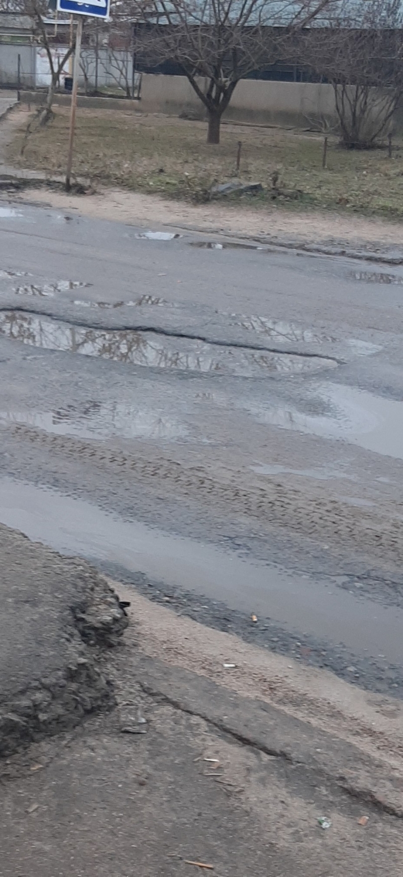 В Николаеве снова ямы на новом асфальте Фото № 0 В Николаеве снова ямы на новом асфальте Фото № 0