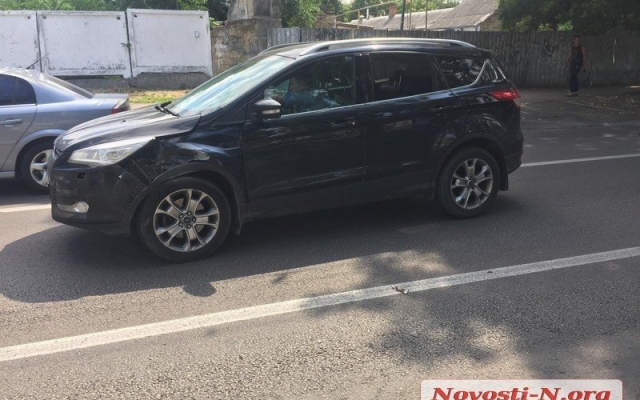 На Центральном проспекте произошла авария - столкнулись два автомобиля Фото № 6 На Центральном проспекте произошла авария - столкнулись два автомобиля Фото № 6