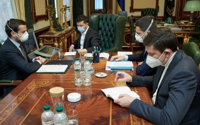 У Зеленского назвали причину подорожания продуктов в магазинах Украины Фото № 0 У Зеленского назвали причину подорожания продуктов в магазинах Украины Фото № 0