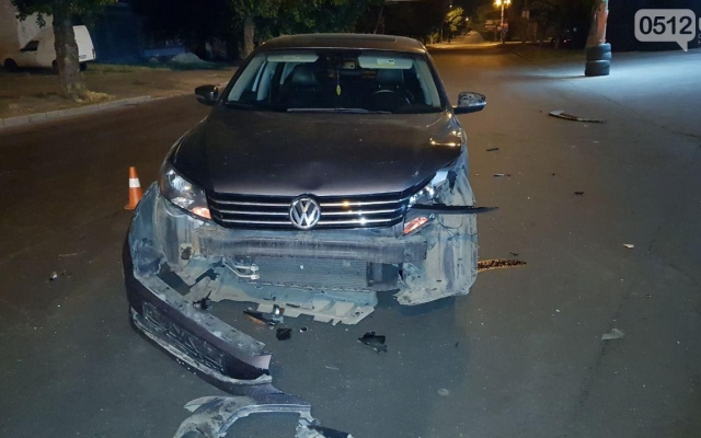 На Пограничной пьяный водитель спровоцировал аварию двух иномарок Фото № 4 На Пограничной пьяный водитель спровоцировал аварию двух иномарок Фото № 4
